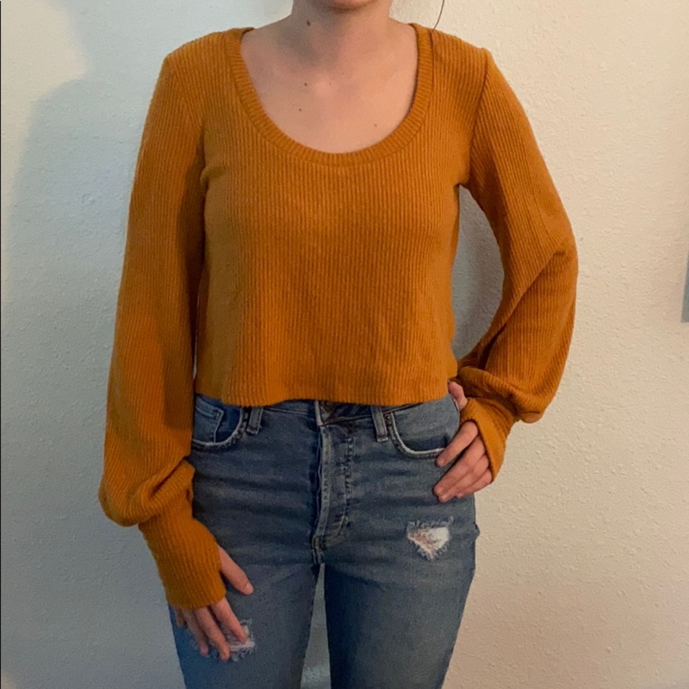 Urban Outfitters Crop Fall Shirt Small long sleeve